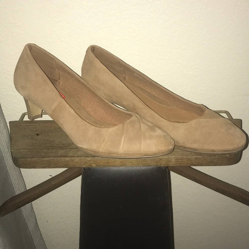 BRAND NEW!!! Wheat tan suede shoes